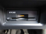 【ETC2.0】料金所の通過だけではなく、渋滞情報等を受信して純正ナビと連動して情報を反映させられます! 一部高速道路などの割引きや、一時退出からの再入場が可能というメリットもあります♪