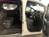 スライドドアで乗降りラクラク!