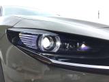 LEDヘッドランプ装備・消費電力が少なく明るいので夜間走行も安心して運転出来ます。
