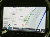 鮮明な地図表示で、目的地までの道順を的確に案内。スムーズな移動をサポートする頼れる相棒です。渋滞情報も確認できます。