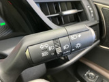 操作しやすいウインカーレバーで、安全な車線変更をサポート。直感的な操作性で、運転に集中できます。