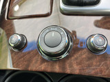 日々の運転を支えるスイッチ類を備えています。わかりやすい操作感で、快適なドライブをサポートします。