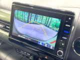 【バックカメラ】駐車時に後方がリアルタイム映像で確認できます。大型商業施設や立体駐車場での駐車時や、夜間のバック時に大活躍!運転スキルに関わらず、今や必須となった装備のひとつです!
