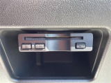 【ETC】有料道路を利用する際に料金所で停止することなく通過できる、ETC車載器(ノンストップ自動料金収受システム機器)が装備されています。セットアップを行うことで利用可能になります。