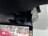 ドライブレコーダー付きで前方だけでなく車室内も録画できるので万一のとき記録に残せて安心です。