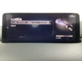 ハンドル操作をアシストすることにより車線からの逸脱回避を支援します。