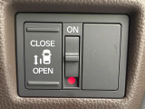【パワースライドドア】スマートキーや運転席のスイッチでスライドドアの開閉が可能♪電動だから力を入れてドアを開ける必要が無く、小さいお子様でも、重い荷物を持っている時もラクに開け閉めできます♪