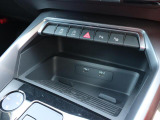 Audi正規ディーラーが高品質をお約束。高度な訓練・教育を受けたAudi専任メカニックが、100項目にもおよぶ精密な点検を実施。すべてクリアしたAudi車だけ、あなたのお手元に届けられるのです