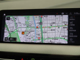 【純正ナビゲーション】BMWのナビゲーションは操作性も良く、詳細な地図情報と交通状況を見やすく表示し、快適なドライビングをサポートしながら目的地までナビゲートします。