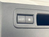 【パワーバックドア】スマートキーや運転席のボタンを押すだけでリアゲートが自動で開閉します!荷物を持っている時や、高い位置にあるバックドアを閉める際に便利な機能です♪