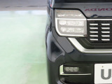 LEDヘッドライトは、点灯の瞬間から光量を発揮し、突然暗くなるトンネルなどでの安定感を高めます。