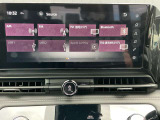 カーナビは、Bluetooth&アップルカープレイ対応のメモリーナビが装着されています。