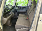 運転しやすいように設計された空間。操作しやすい位置に配置されたスイッチ類で、快適なドライブをサポートします。