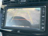 狭い場所での駐車も安心です。後方の状況をしっかり確認し、安全な運転をサポートします。