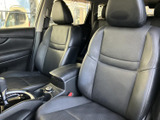 運転しやすいコックピット。操作しやすい配置で、安全運転をサポートします。快適なドライブを心ゆくまでお楽しみください。