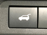 【パワーバックドア】スマートキーや運転席のボタンを押すだけでリアゲートが自動で開閉します!荷物を持っている時や、高い位置にあるバックドアを閉める際に便利な機能です♪