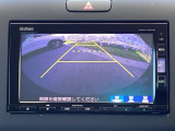 バックモニター付きで、車庫入れやバック時の後方確認をしっかりサポート。モニターに映し出される映像で死角も確認しやすく、狭い場所での駐車や後退時の操作をより安心して行えます。