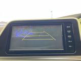 狭い場所でも安心。後方の状況を画面で確認できるので、安全な駐車操作をサポートします。運転初心者の方にもおすすめです。