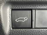 【パワーバックドア】スマートキーや運転席のボタンを押すだけでリアゲートが自動で開閉します!荷物を持っている時や、高い位置にあるバックドアを閉める際に便利な機能です♪