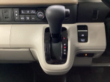 停車中にブレーキペダルを踏み続けなくてもブレーキ保持ができるオートマチックブレーキホールド機能もついております。