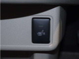 運転席シートヒータースイッチ