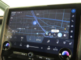 メーカー装着の14インチディスプレイオーディオを装備しております。