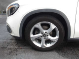 車輌に関する装備・価格等ご不明点などお気軽にお問合せ下さい。また、総額価格に関しましては車輌本体価格に納車に関わる費用等は別途料金がかかります。詳細は当店スタッフへお問い合わせ下さいませ。