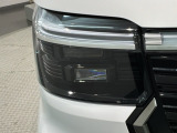 LEDヘッドライトは、点灯の瞬間から最大光量を発揮し、突然暗くなるトンネルなどでの安定感を高めます。