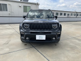 「どこにでも行ける。何でもできる。」Jeepに息づく自由の精神はその素晴らしい性能で、Jeepだから辿り着ける未知なる世界へ誘い心と身体を開放します。