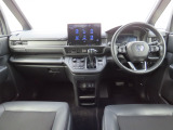 視認性に優れたインパネ周り、視界のよさも安全性の向上に一役かってます。