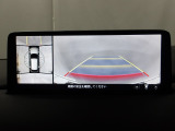 狭い場所での駐車やすれ違いなどでより的確な運転操作に役立つ360&deg;ビューモニターが装備されています。