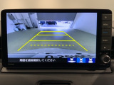 リバースギアに入れるだけで後方の表示へ切り替わります。夜間や雨の日の駐車も楽になりますよ。