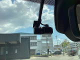 もう無くてはならない、ドライブレコーダーが搭載済みです!あおり運転等の抑制にもなりますし、万が一の時もこれでバッチリ確認できます!