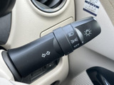 操作しやすい位置に配置されたウインカーレバーです。スムーズな操作で、安全な車線変更をサポートします。