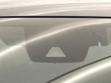 【プリクラッシュセーフティ】前方の車両等を検知し、衝突しそうな時は警報で注意を促し、ブレーキを踏む力をサポート。ブレーキを踏めなかった場合は衝突被害軽減ブレーキが作動、衝突回避をサポートします。