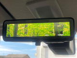 【デジタルルームミラー】後席の大きな荷物や同乗者で後方が確認しづらい時でも安心!カメラが撮影した車両後方の映像をルームミラー内に表示。クリアな視界で状況の確認が可能です!