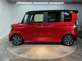 スライドドアなら狭い駐車場でもドアをぶつける心配がありません。ステップが低く乗り降りもしやすいです。