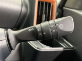 車外の明るさによって自動で点灯・消灯するオートライト