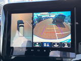 後方確認が苦手な方にも安心のバックモニター。駐車時の安全性を高め、スムーズな駐車をサポートします。