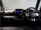 ◆インテリアパネル◆視界広々で非常に運転しやすくロングドライブでも疲れを感じさせないすっきりとまとまったインパネ周りです。