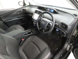 シンプルで使いやすいデザインの運転席です。