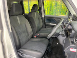 運転席シート廻りは使用感も少なく、良好な状態となっています。前オーナー様が丁寧に使っていたことがよくわかりますね。