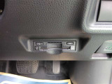 ETC車載器が付いております。高速乗り入れが便利になります。
