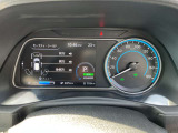 運転支援システムや、安全装置の設定を行うことができます。
