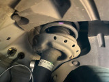 お車を安心してお乗りいただく為には、足回りの定期点検が欠かせません。サービスサポート(有償保証)では無料点検もご提供しており、安心のカーライフをお過ごしいただけるサポート体制が整っています。