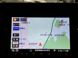 見やすい地図表示で、初めての道でも安心。周辺施設の情報も確認でき、スムーズな移動をサポートします。