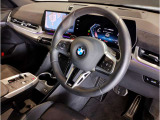 ☆センターパネルを運転席側に僅かに傾けたBMW独特のインパネ☆【駆け抜ける歓び】はここからもスタートしております☆