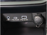 AUX端子、USBtypeA、USBtypeC、DC12V電源が付いています。