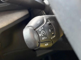 ●レーダークルーズコントロール:前の車との車間距離を一定にとりつつ、一定速度で自動走行してくれる次世代のクルーズコントロール!主に高速道路や自動車専用道路で使用する便利な機能です!