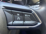 車速を一定に保つクルーズコントロール機能を搭載。高速道路などで長距離をドライブされる際などに、とても便利な機能です。
